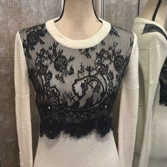 Alexander McQueen Chic White sweater Dress with Black Lace Overlay, S - Picture 3 of 10